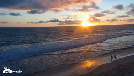 Carlsbad Beach Surf Live Webcam - Apr 21, 2026, 7:20pm PDT