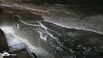Carlsbad Beach Surf Live Webcam - Oct 11, 2026, 7:50pm PDT