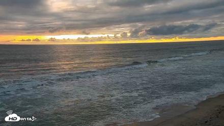 Carlsbad Beach Surf Live Webcam - Apr 12, 2026, 7:28pm PDT
