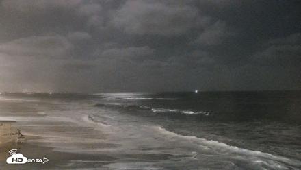 Carlsbad Beach Surf Live Webcam - Jul 25, 2026, 9:24pm PDT