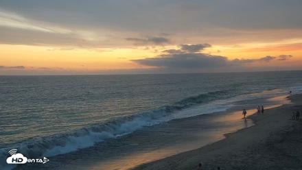 Carlsbad Beach Surf Live Webcam - Aug 10, 2026, 7:59pm PDT