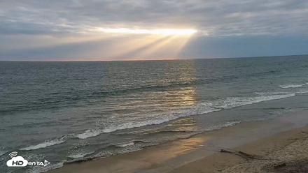 Carlsbad Beach Surf Live Webcam - May 3, 2026, 6:59pm PDT