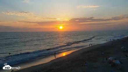 Carlsbad Beach Surf Live Webcam - Aug 5, 2026, 7:35pm PDT