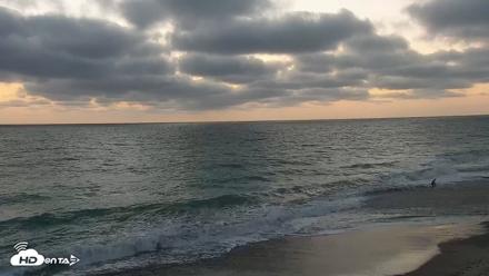 Carlsbad Beach Surf Live Webcam - Sep 22, 2026, 6:53pm PDT
