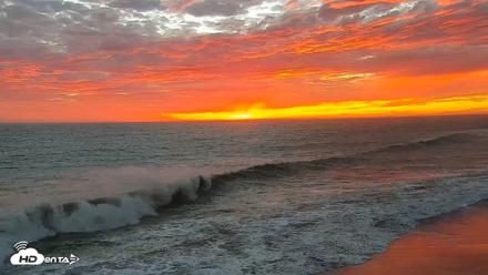 Carlsbad Beach Surf Live Webcam - Sep 7, 2026, 7:15pm PDT