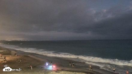 Carlsbad Beach Surf Live Webcam - Jul 3, 2026, 8:42pm PDT