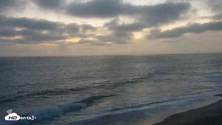 Carlsbad Beach Surf Live Webcam - Aug 27, 2026, 7:39pm PDT