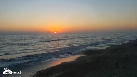 Carlsbad Beach Surf Live Webcam - Aug 19, 2026, 7:36pm PDT