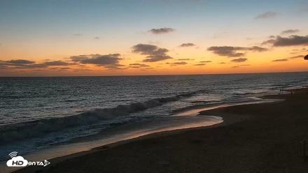 Carlsbad Beach Surf Live Webcam - Jul 2, 2026, 8:37pm PDT