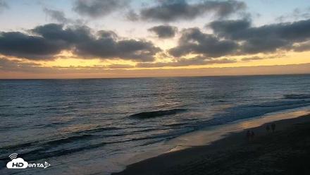 Carlsbad Beach Surf Live Webcam - Aug 31, 2026, 7:45pm PDT
