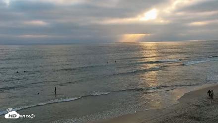 Carlsbad Beach Surf Live Webcam - May 9, 2026, 7:10pm PDT