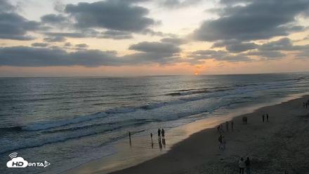 Carlsbad Beach Surf Live Webcam - Jun 8, 2026, 7:57pm PDT
