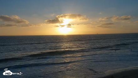 Carlsbad Beach Surf Live Webcam - Sep 28, 2026, 6:20pm PDT