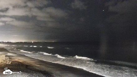 Carlsbad Beach Surf Live Webcam - Sep 3, 2026, 8:40pm PDT