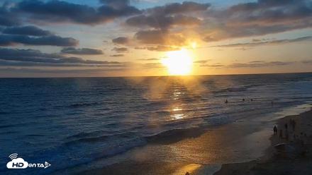 Carlsbad Beach Surf Live Webcam - May 25, 2026, 7:37pm PDT
