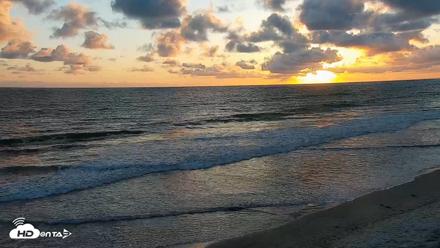 Carlsbad Beach Surf Live Webcam - May 5, 2026, 7:22pm PDT