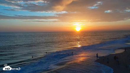 Carlsbad Beach Surf Live Webcam - Jul 12, 2026, 7:55pm PDT