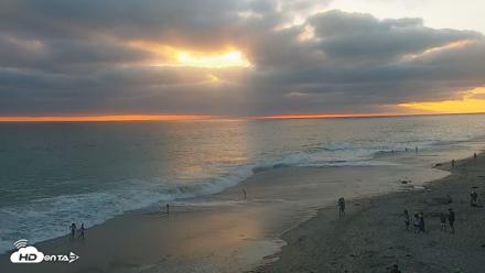 Carlsbad Beach Surf Live Webcam - Jun 26, 2026, 7:40pm PDT