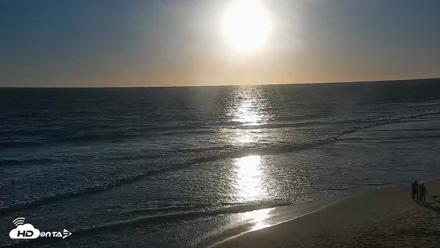Carlsbad Beach Surf Live Webcam - Apr 22, 2026, 6:47pm PDT