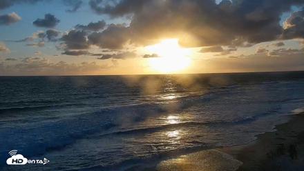 Carlsbad Beach Surf Live Webcam - May 27, 2026, 7:33pm PDT