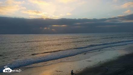 Carlsbad Beach Surf Live Webcam - Sep 14, 2026, 6:39pm PDT