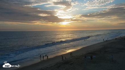 Carlsbad Beach Surf Live Webcam - Jul 20, 2026, 7:30pm PDT