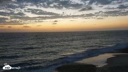 Carlsbad Beach Surf Live Webcam - Sep 20, 2026, 7:07pm PDT
