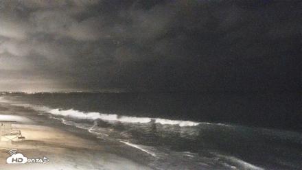 Carlsbad Beach Surf Live Webcam - Aug 11, 2026, 11:45pm PDT