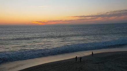 Carlsbad Beach Surf Live Webcam - Nov 3, 2025, 4:59pm PST