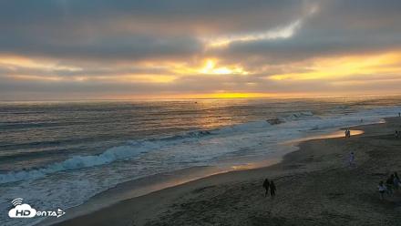Carlsbad Beach Surf Live Webcam - Jul 8, 2026, 7:49pm PDT