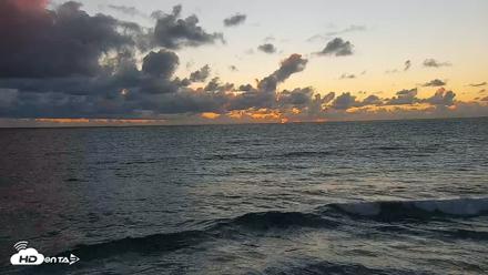Carlsbad Beach Surf Live Webcam - Oct 22, 2026, 6:09pm PDT