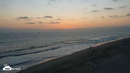 Carlsbad Beach Surf Live Webcam - Aug 4, 2026, 7:50pm PDT