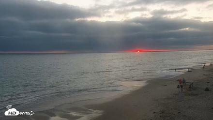 Carlsbad Beach Surf Live Webcam - Jun 26, 2026, 8:04pm PDT