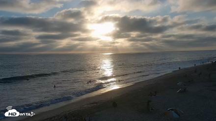 Carlsbad Beach Surf Live Webcam - Jul 19, 2026, 7:22pm PDT