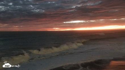 Carlsbad Beach Surf Live Webcam - Sep 7, 2026, 7:43pm PDT