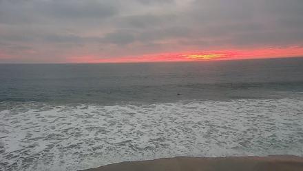 Carlsbad Beach Surf Live Webcam - Nov 12, 2025, 5:03pm PST