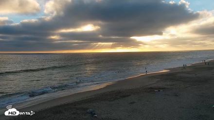 Carlsbad Beach Surf Live Webcam - Jul 5, 2026, 7:30pm PDT