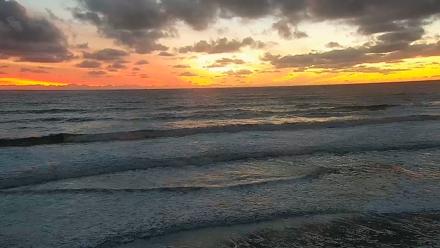 Carlsbad Beach Surf Live Webcam - Feb 18, 2026, 6:01pm PST