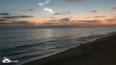 Carlsbad Beach Surf Live Webcam - Jul 31, 2026, 8:26pm PDT