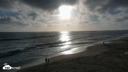 Carlsbad Beach Surf Live Webcam - Jul 7, 2026, 7:10pm PDT