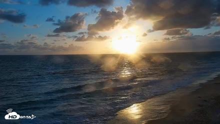 Carlsbad Beach Surf Live Webcam - May 27, 2026, 7:36pm PDT