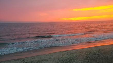 Carlsbad Beach Surf Live Webcam - Sep 21, 2025, 6:50pm PDT