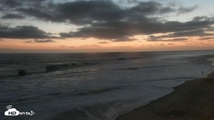 Carlsbad Beach Surf Live Webcam - Jun 8, 2026, 8:35pm PDT
