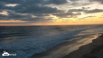 Carlsbad Beach Surf Live Webcam - May 25, 2026, 8:09pm PDT