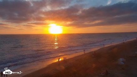 Carlsbad Beach Surf Live Webcam - Aug 16, 2026, 7:25pm PDT