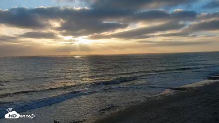 Carlsbad Beach Surf Live Webcam - Sep 13, 2026, 6:33pm PDT