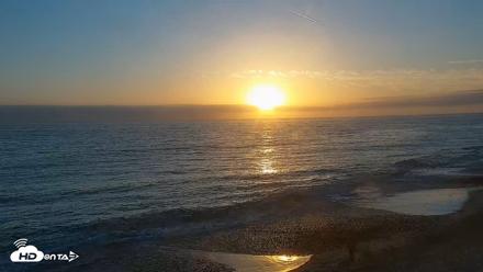 Carlsbad Beach Surf Live Webcam - Aug 23, 2026, 7:14pm PDT