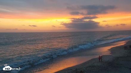 Carlsbad Beach Surf Live Webcam - Aug 10, 2026, 7:51pm PDT