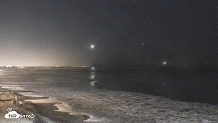 Carlsbad Beach Surf Live Webcam - Oct 16, 2026, 7:36pm PDT