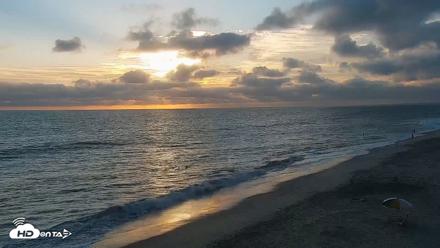 Carlsbad Beach Surf Live Webcam - Aug 12, 2026, 7:12pm PDT